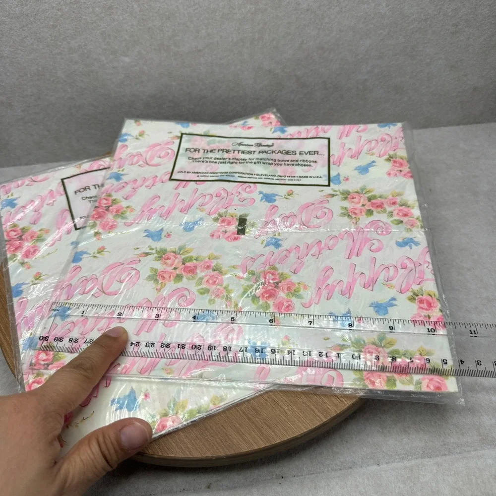 Lot‎ of 2 VTG Floral Gift Wrap American Greetings Roses Cottagecore Mothers Day
